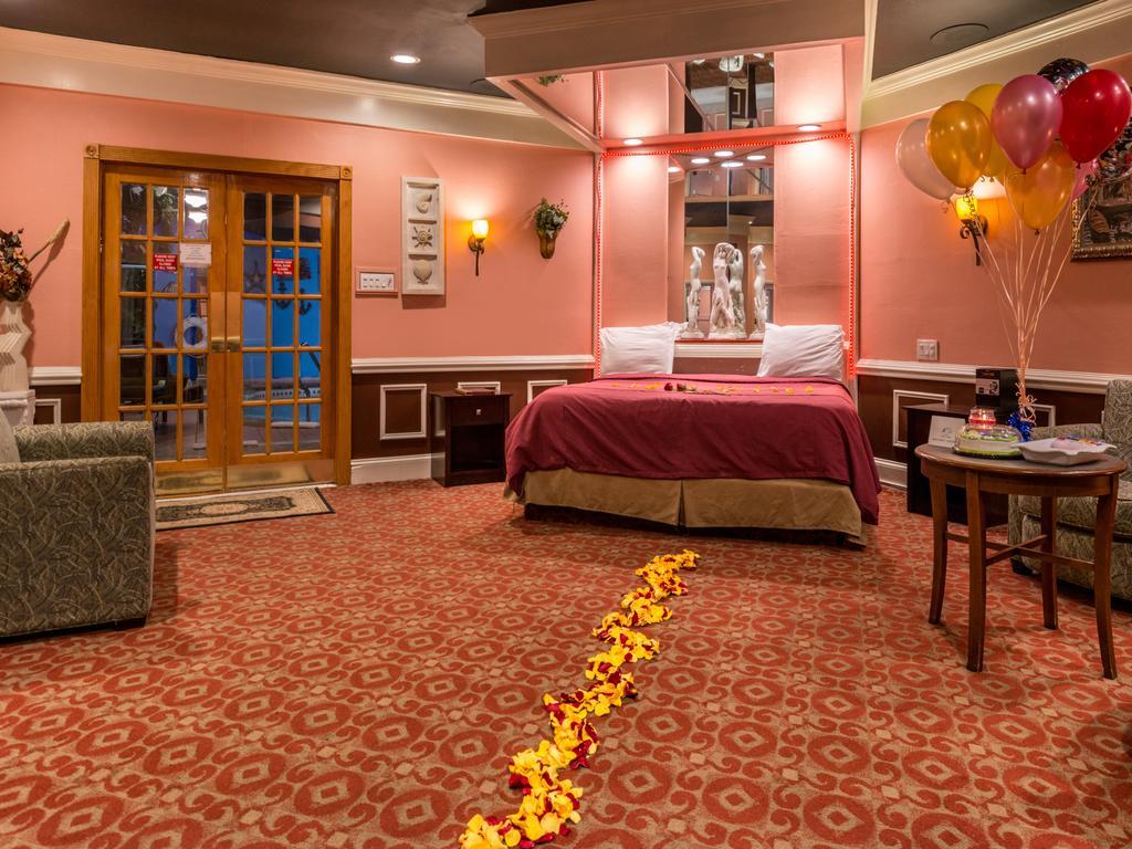 Inn Of The Dove Romantic Luxury & Business Suites Бенсалем Экстерьер фото