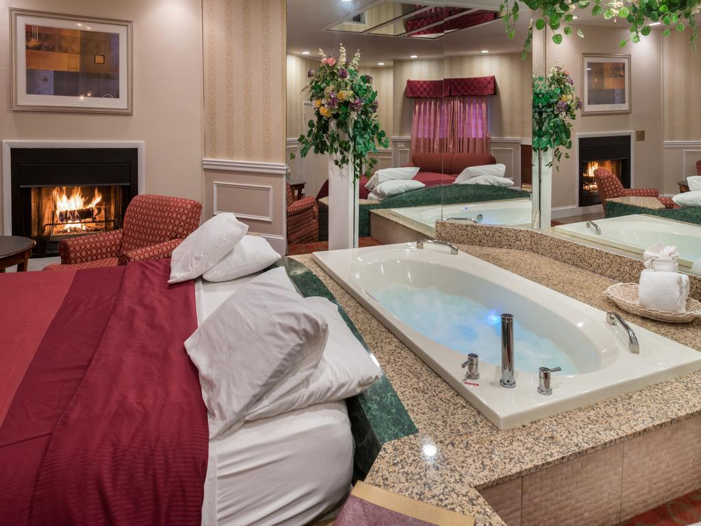 Inn Of The Dove Romantic Luxury & Business Suites Бенсалем Экстерьер фото