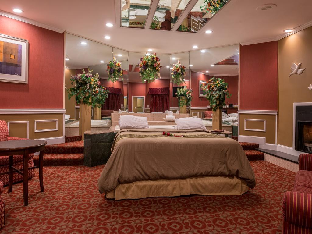 Inn Of The Dove Romantic Luxury & Business Suites Бенсалем Экстерьер фото