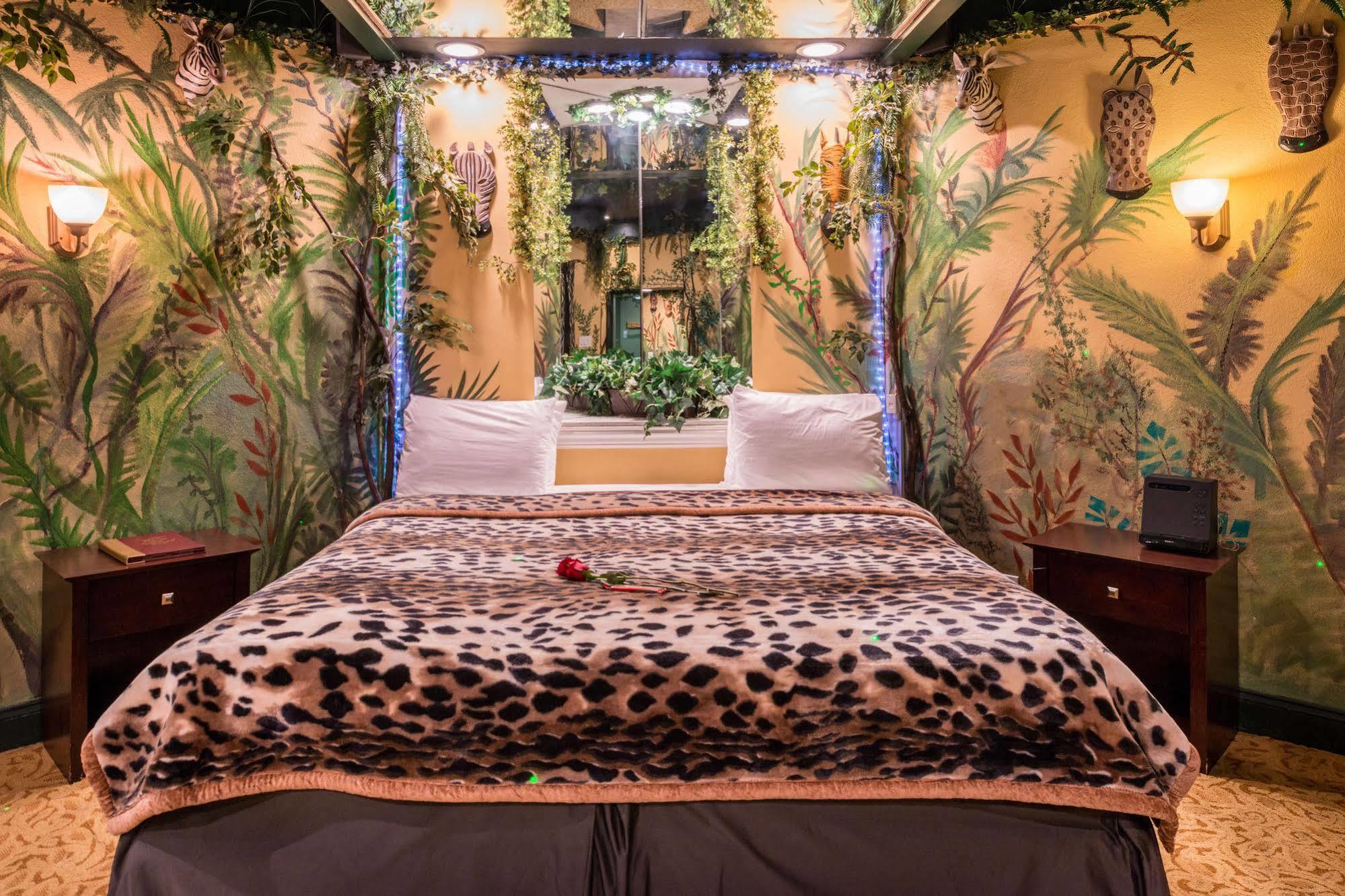 Inn Of The Dove Romantic Luxury & Business Suites Бенсалем Экстерьер фото