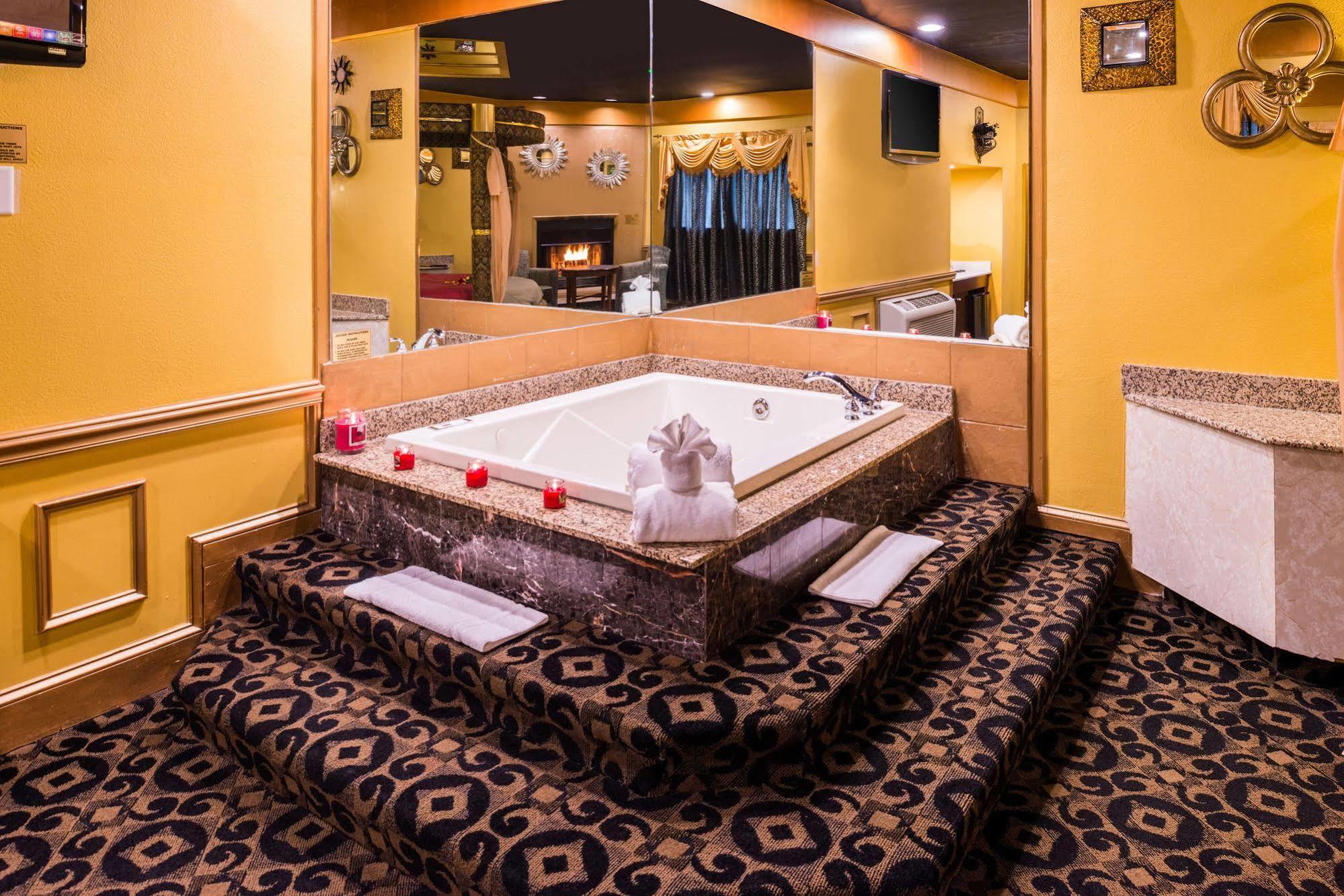 Inn Of The Dove Romantic Luxury & Business Suites Бенсалем Экстерьер фото